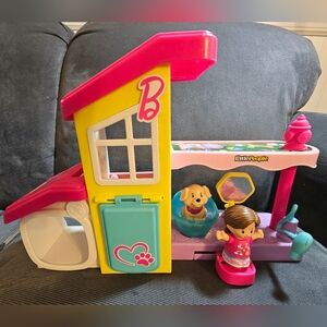 Fisher-Price Little People Barbie Play and Care Pet Spa Playset